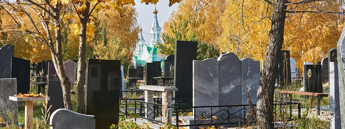 Можно ли установить памятник на кладбище самостоятельно? | Век