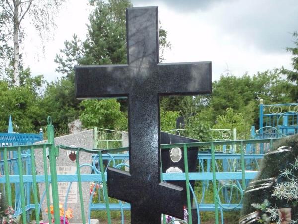 Памятник из гранита с крестом 22